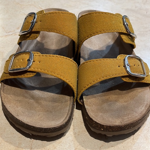 Yellow Sandals - Picture 5 of 9